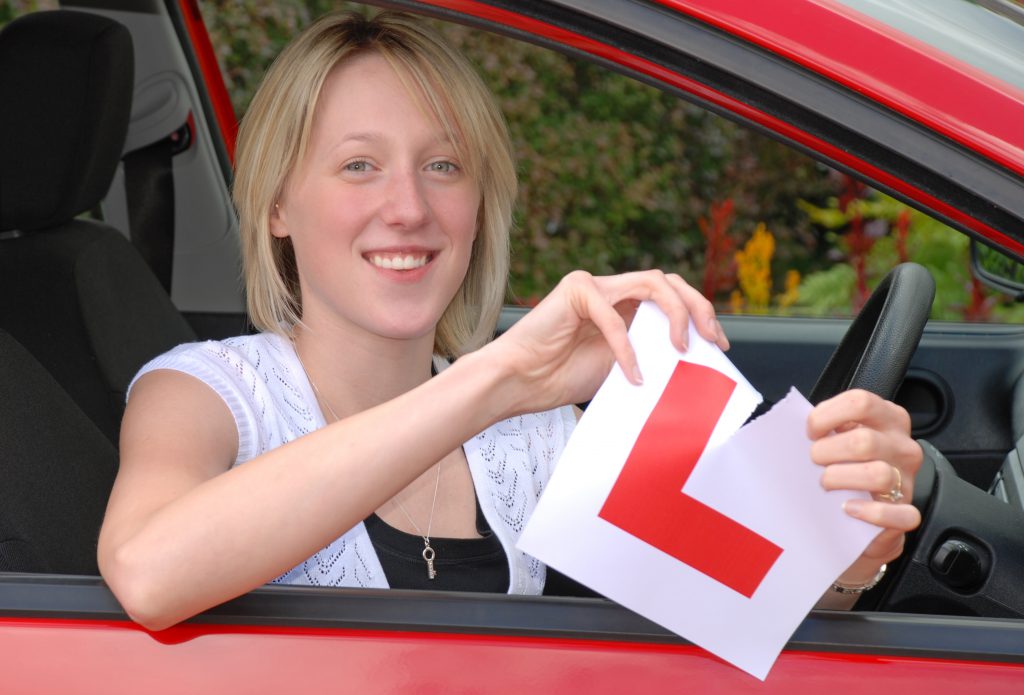 Changing test. Тест на вождение девушка. Red Driving School Prices. First car to students. Red Driving School change Instructor